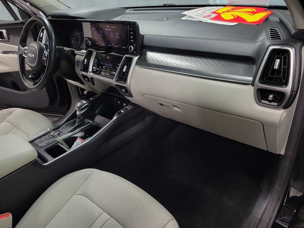 Used 2022 Kia Sorento S w/ Panoramic Sunroof Package FWD image 28