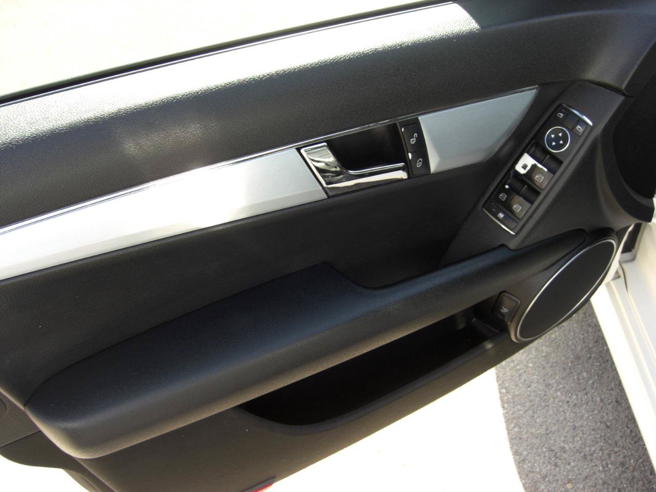 Used 2008 Mercedes-Benz C 300 Sedan image 19