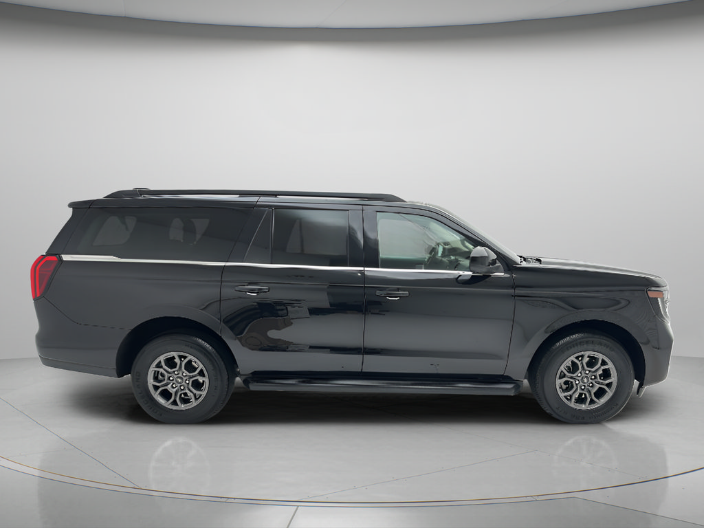 Used 2025 Ford Expedition Max Active AWD/4WD image 4