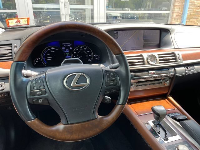 Used 2013 Lexus LS 600h L AWD/4WD image 27