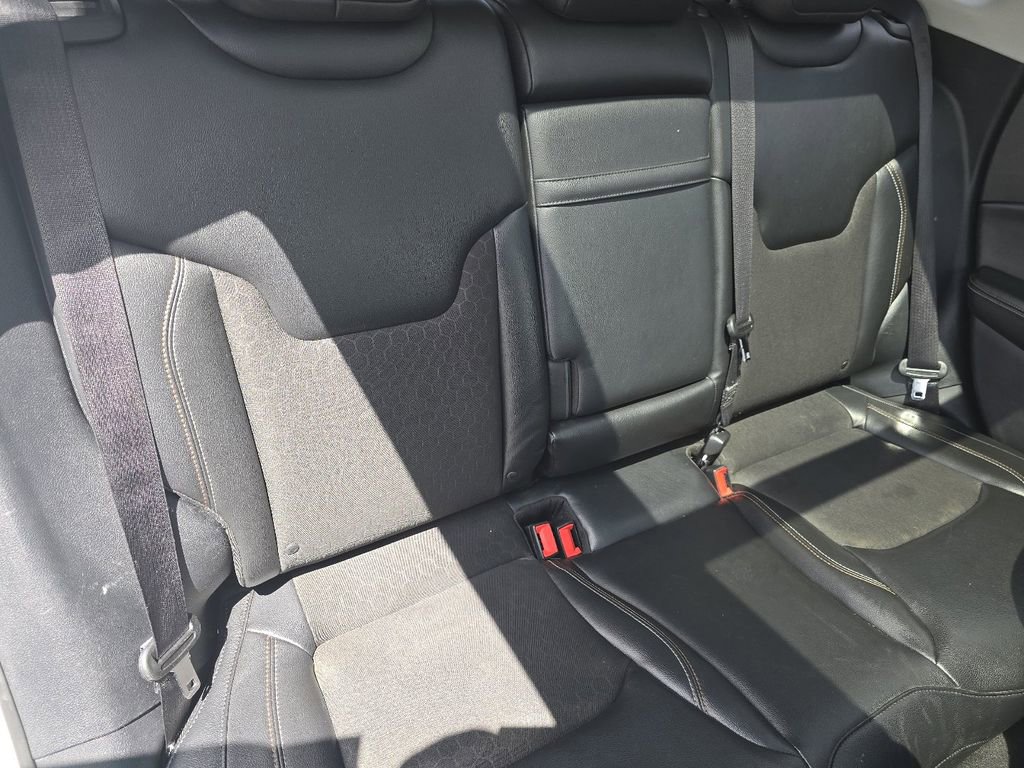 Used 2018 Jeep Compass Latitude w/ Popular Equipment Group AWD/4WD image 19