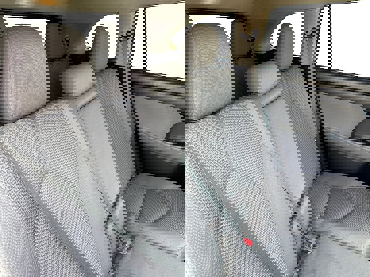 Used 2021 Toyota Highlander LE image 18