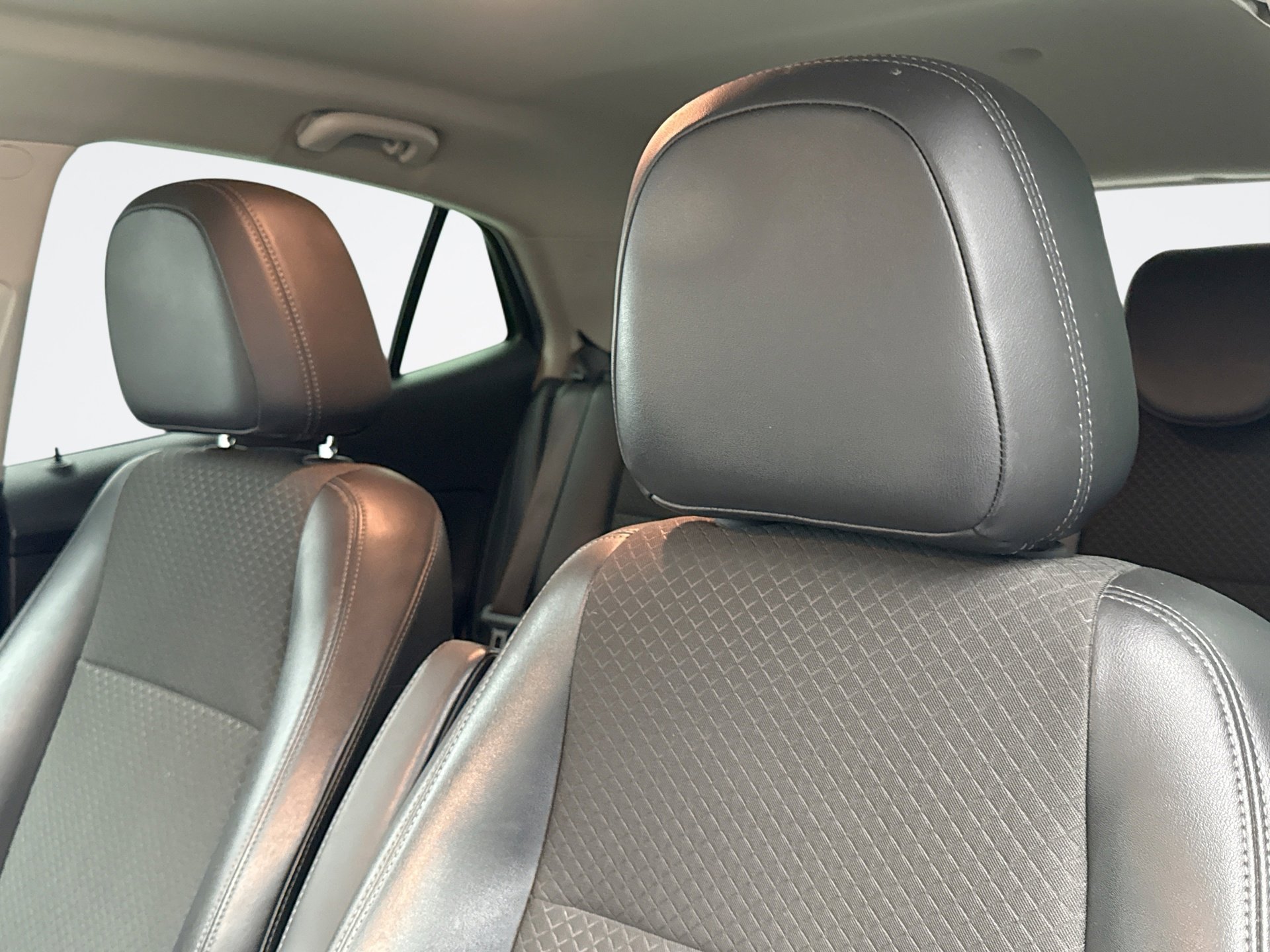 Used 2021 Buick Encore Preferred FWD image 10