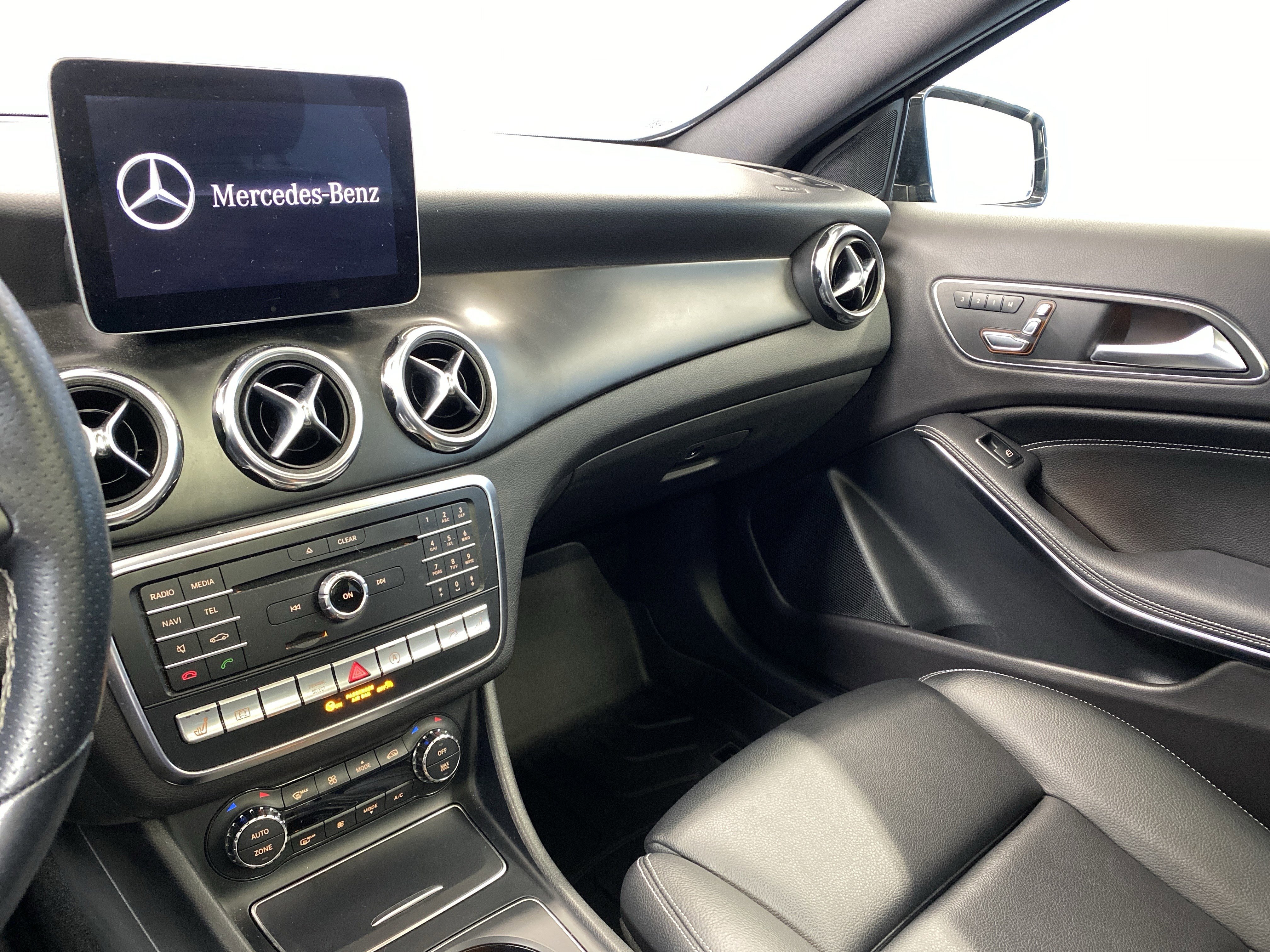 Used 2018 Mercedes-Benz GLA 250 4MATIC image 13