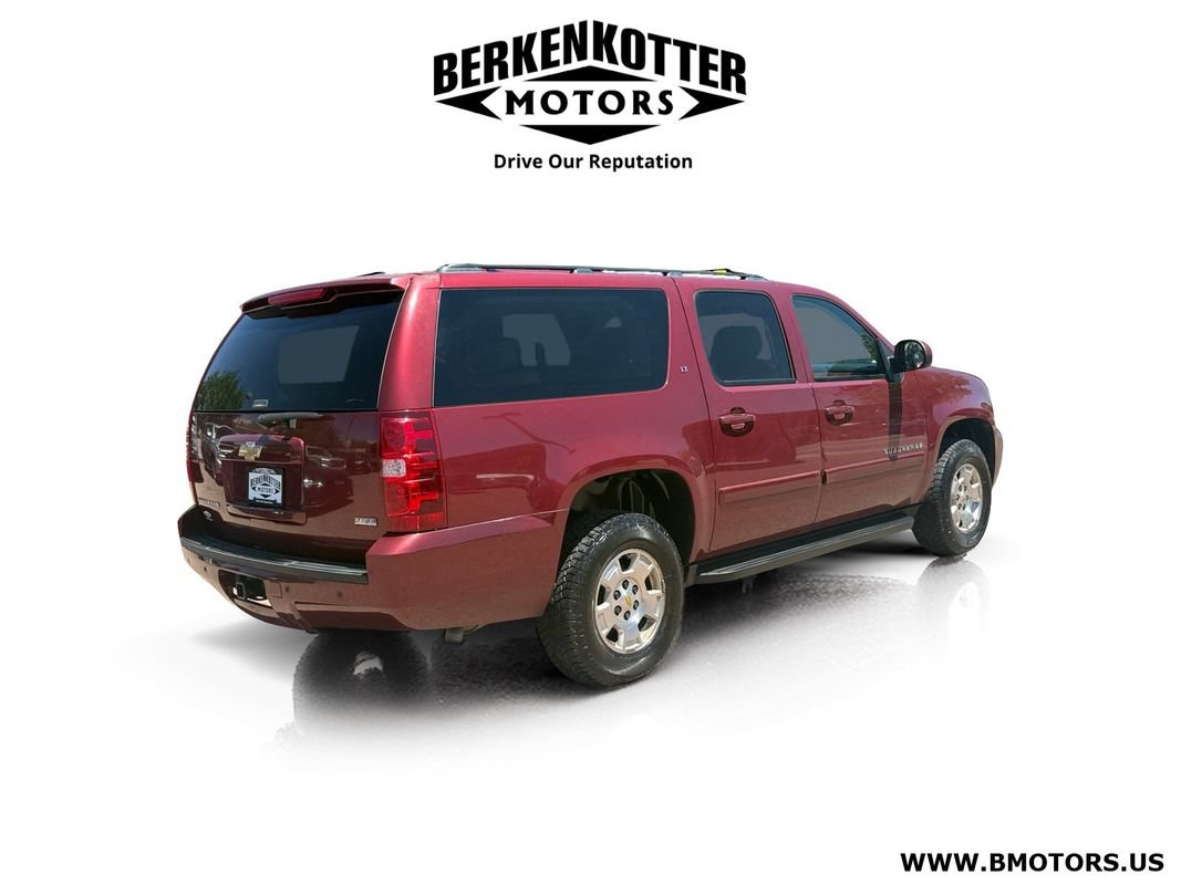 Used 2008 Chevrolet Suburban LT w/ LT Preferred Equipment Group AWD/4WD image 3