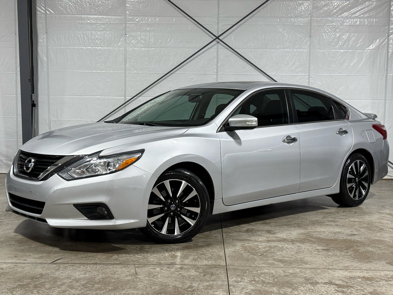 Used 2018 Nissan Altima 2.5 SV w/ 2.5 SV Technology Package image 1
