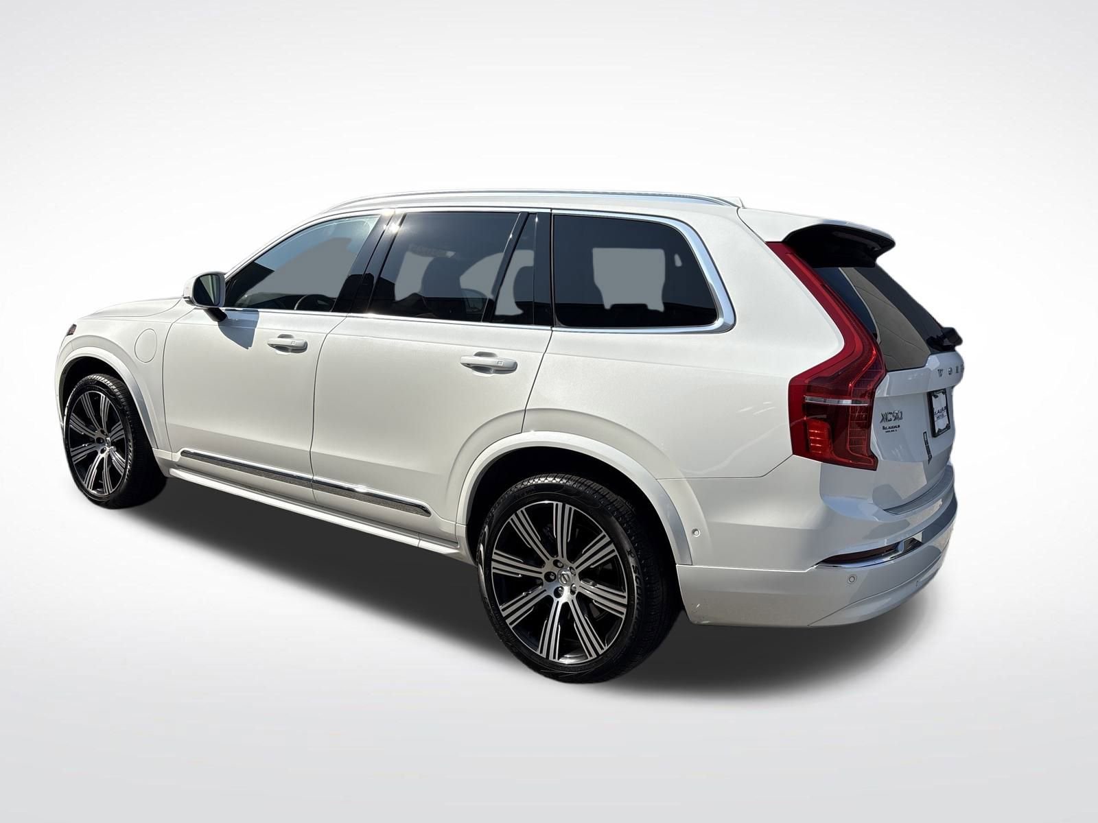 Certified 2025 Volvo XC90 T8 Ultra w/ Protection Package Premier image 3