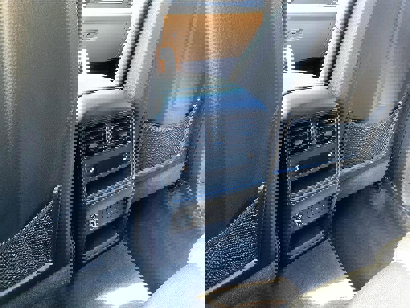 Used 2024 Porsche Cayenne AWD/4WD image 37