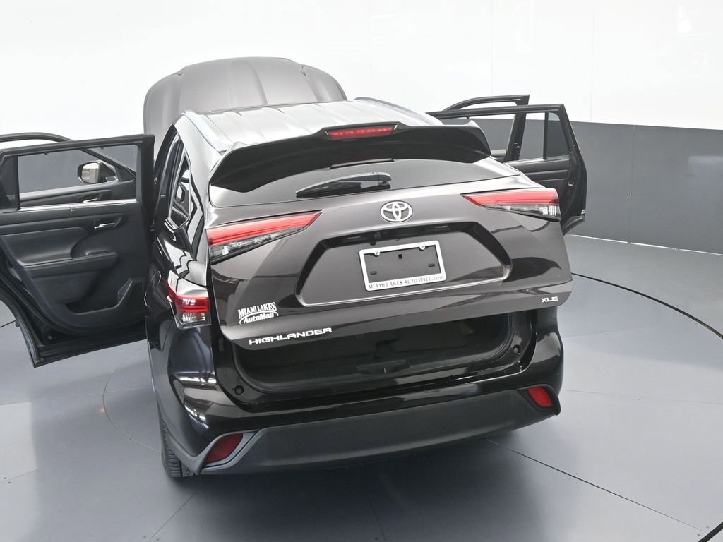 Used 2021 Toyota Highlander XLE image 66