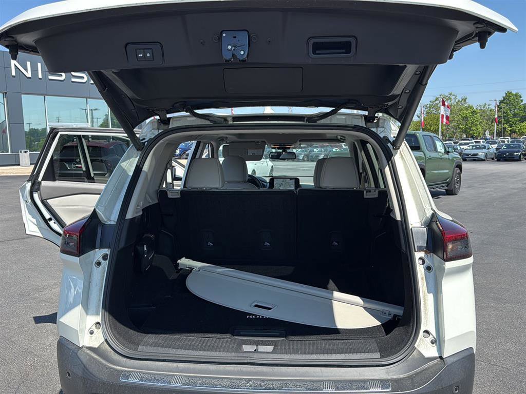 Certified 2023 Nissan Rogue SL w/ SL Premium Package FWD image 14