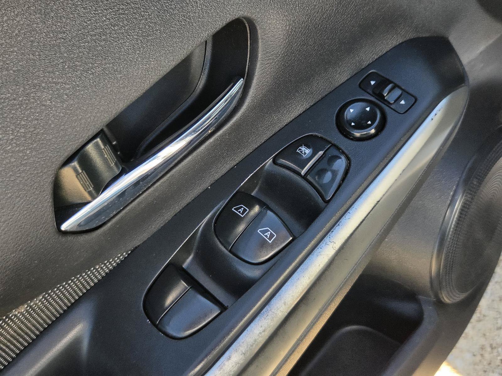 Used 2020 Nissan Kicks SV FWD image 17