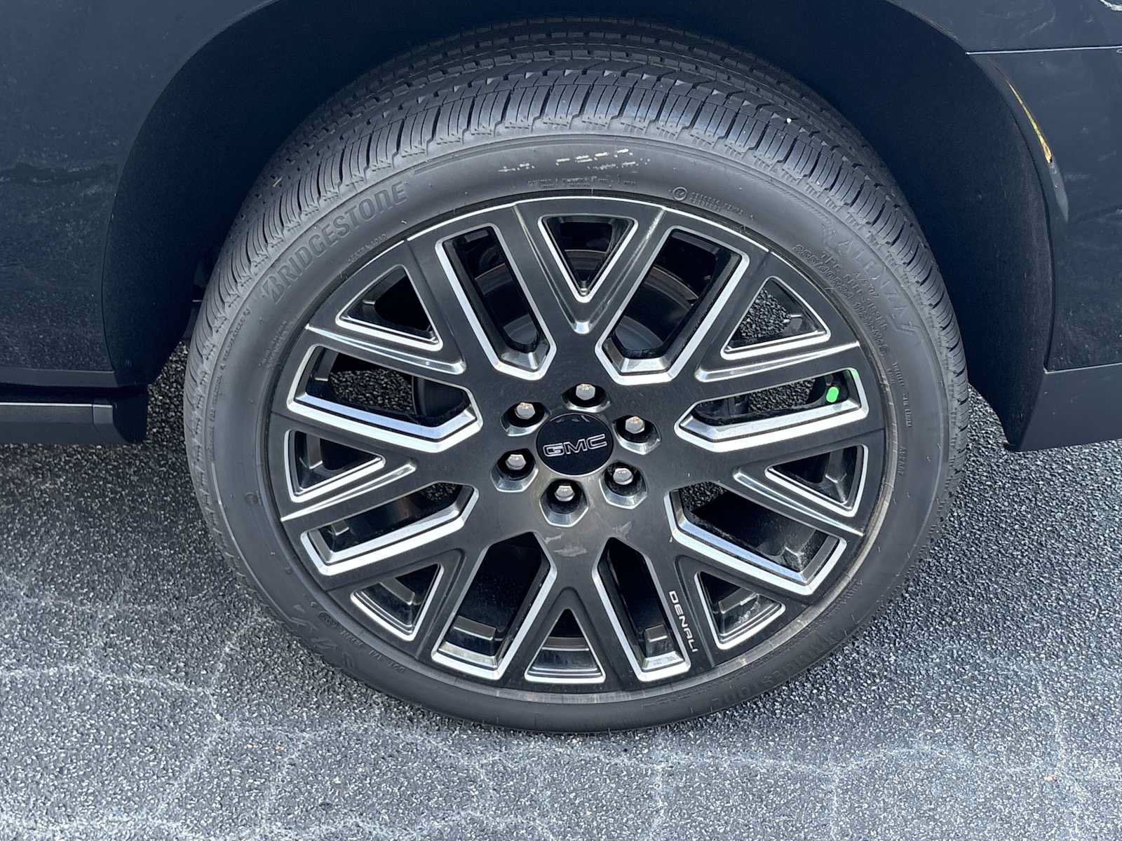 New 2026 GMC Yukon XL Denali Ultimate AWD/4WD image 25
