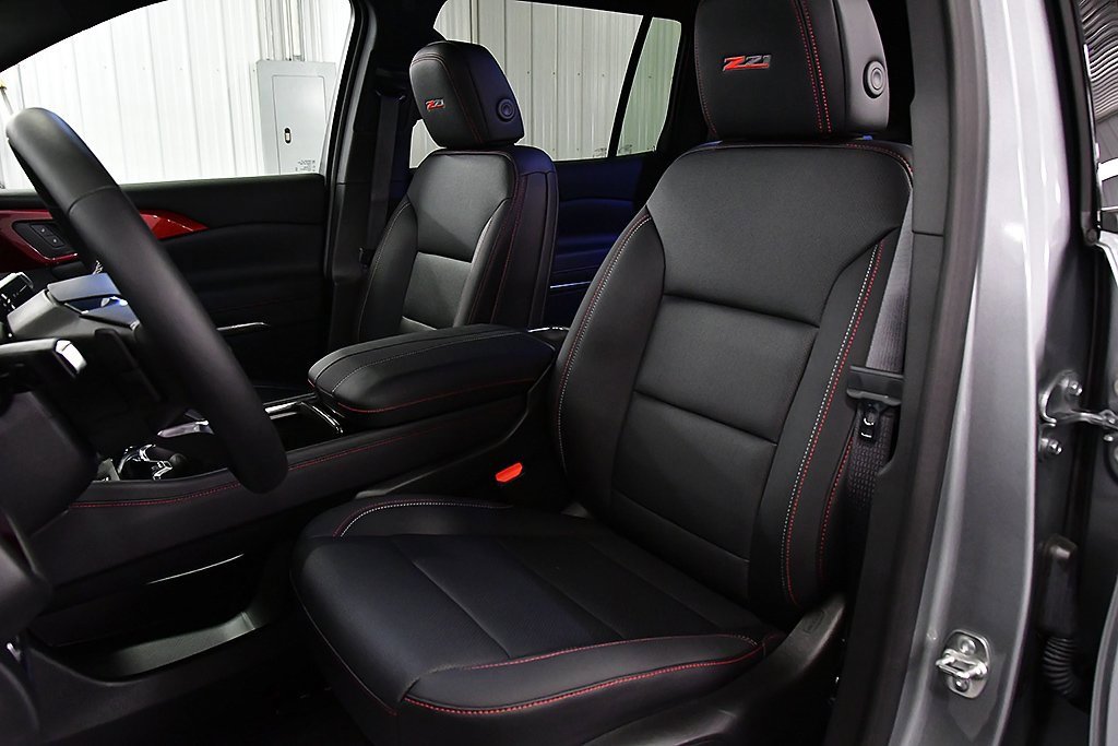 Used 2025 Chevrolet Traverse Z71 w/ Driver Confidence Package image 24