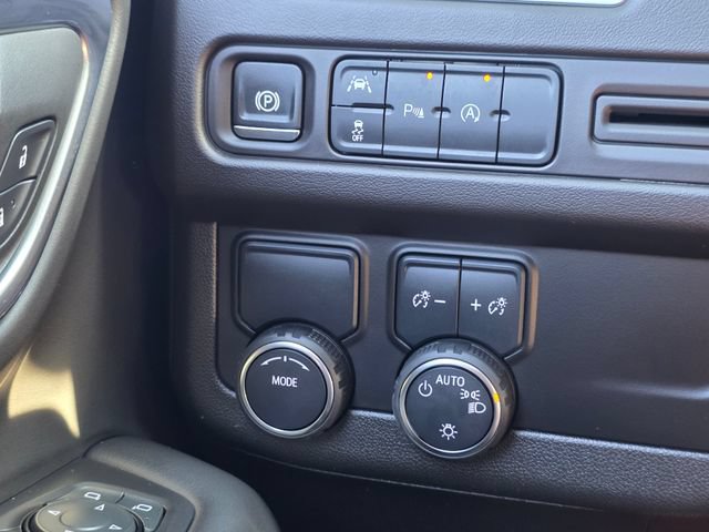 Used 2024 Chevrolet Suburban LT RWD image 43