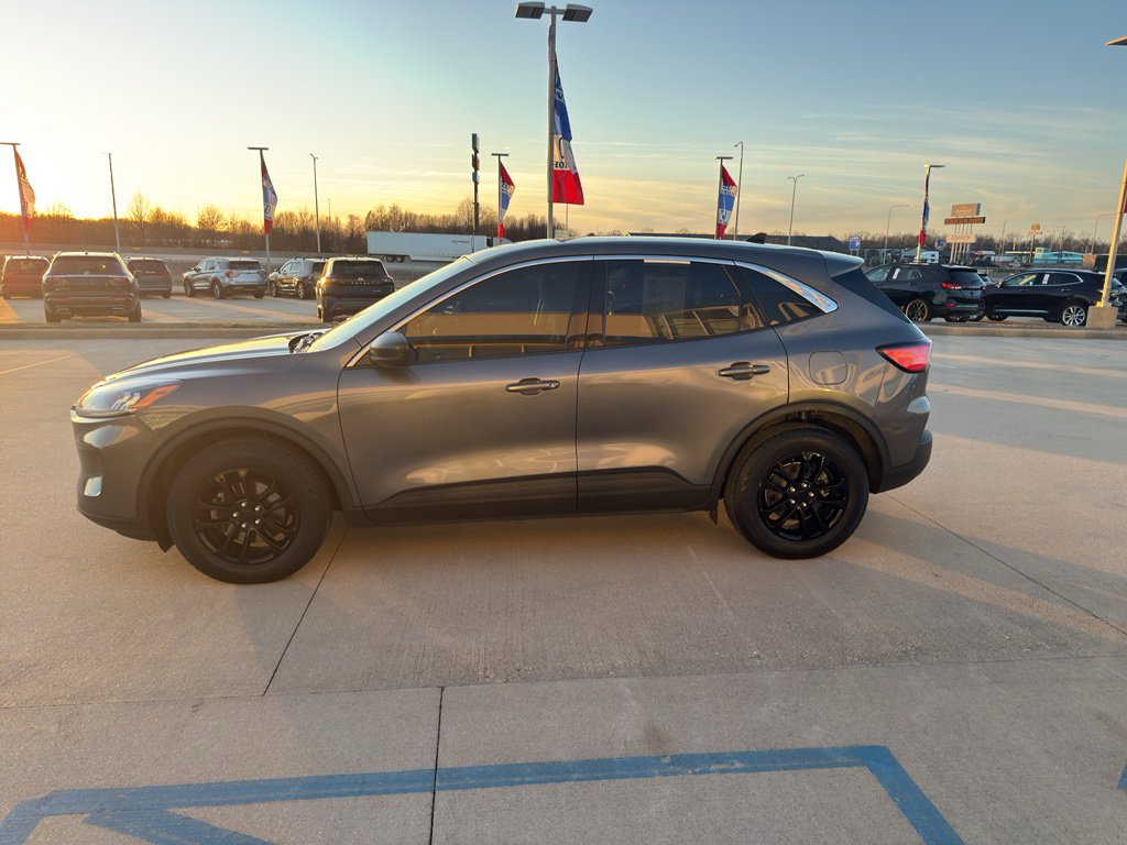 Used 2022 Ford Escape SE w/ Cold Weather Package image 8