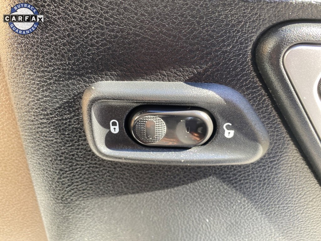 Used 2011 Jeep Wrangler Unlimited Sahara image 14