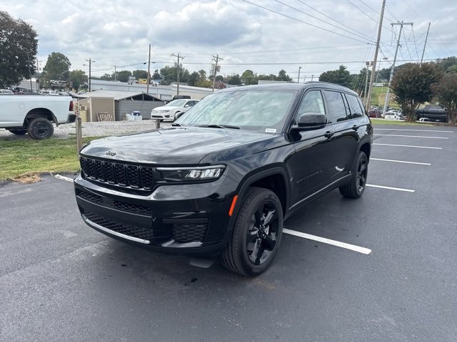 New 2025 Jeep Grand Cherokee L Altitude image 3
