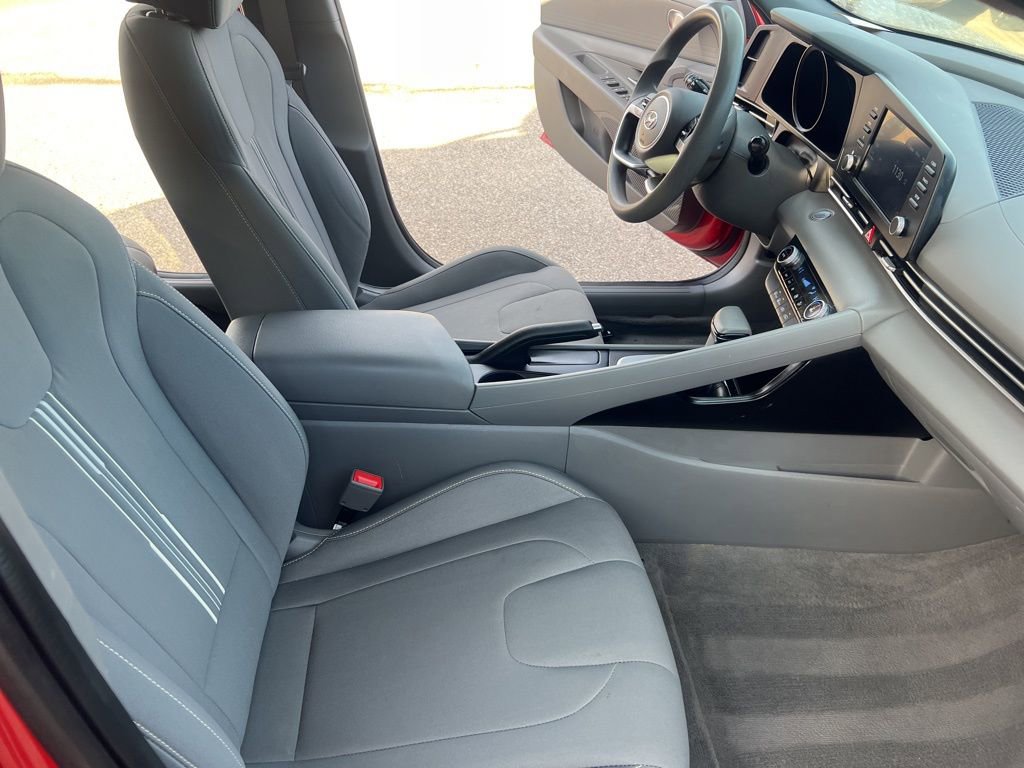 Used 2023 Hyundai Elantra SEL w/ Cargo Package image 19