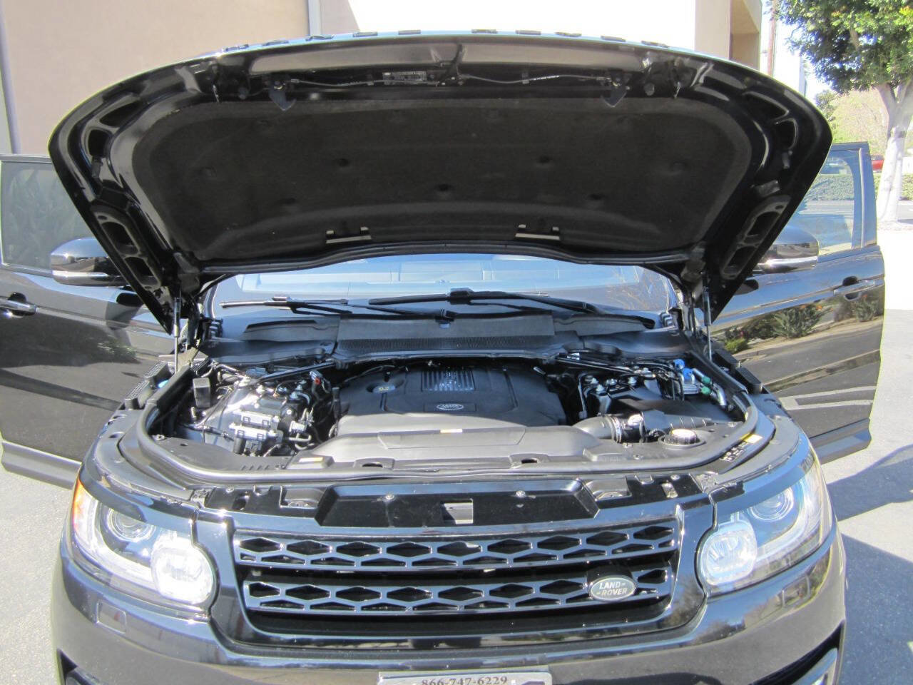 Used 2017 Land Rover Range Rover Sport HSE image 13