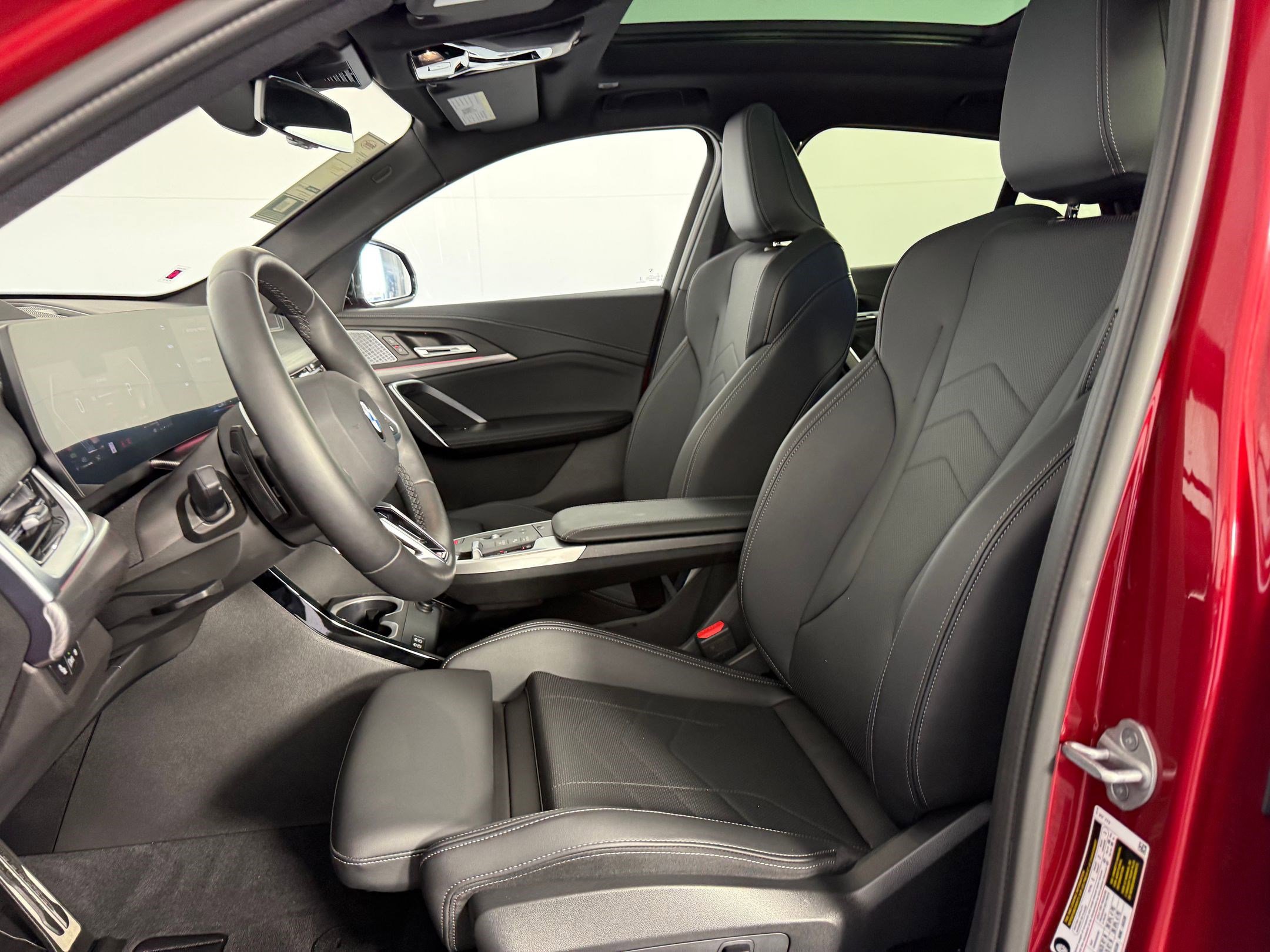 Used 2025 BMW X2 xDrive28i w/ Premium Package image 5