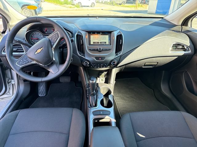 Used 2017 Chevrolet Cruze LT w/ Convenience Package FWD image 12