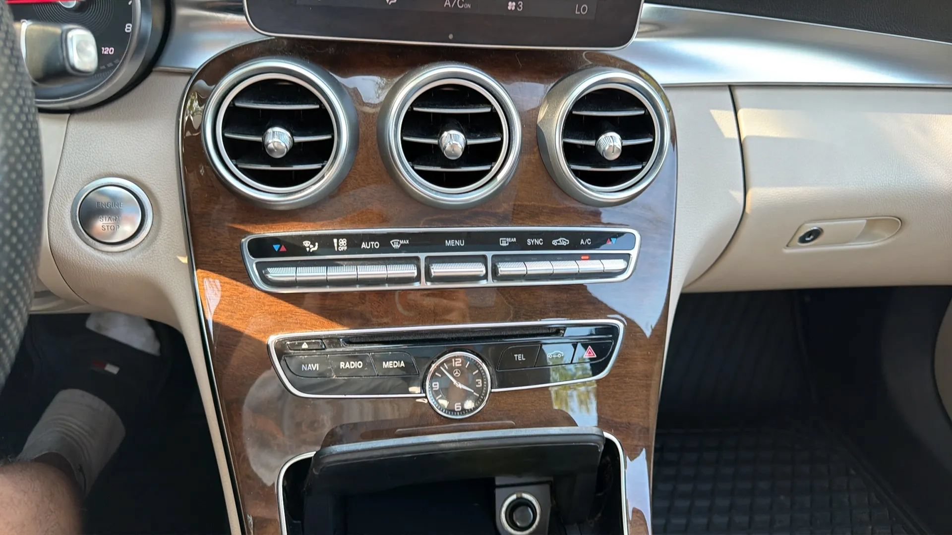 Used 2015 Mercedes-Benz C 300 4MATIC Sedan image 11