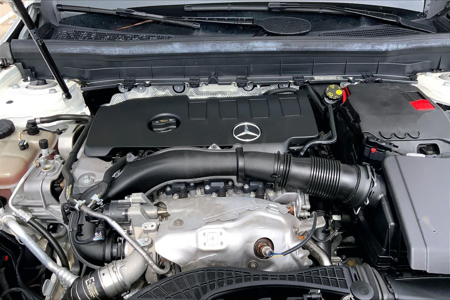 Used 2023 Mercedes-Benz GLB 250 image 32