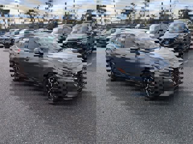 Used 2024 Nissan Sentra SV image 2