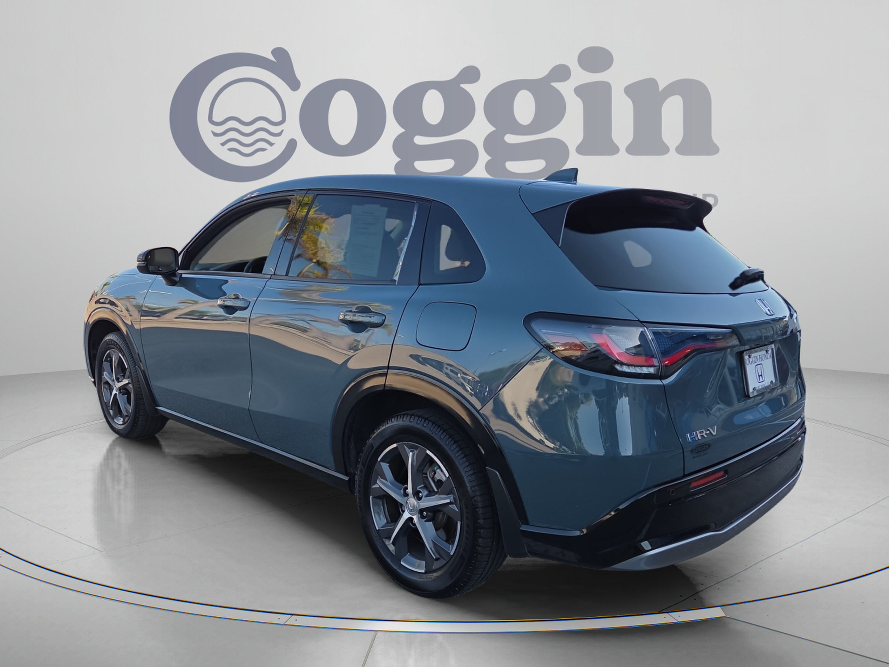 Certified 2023 Honda HR-V EX-L image 3