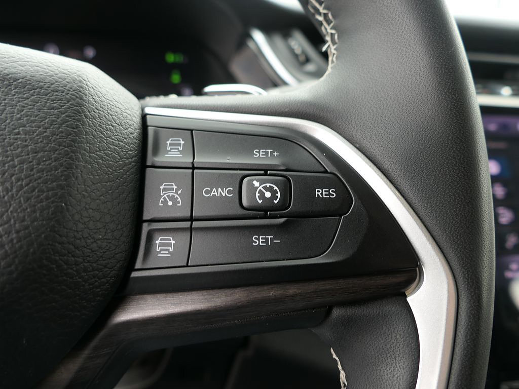 Used 2023 Jeep Grand Cherokee 4WD 4xe image 14