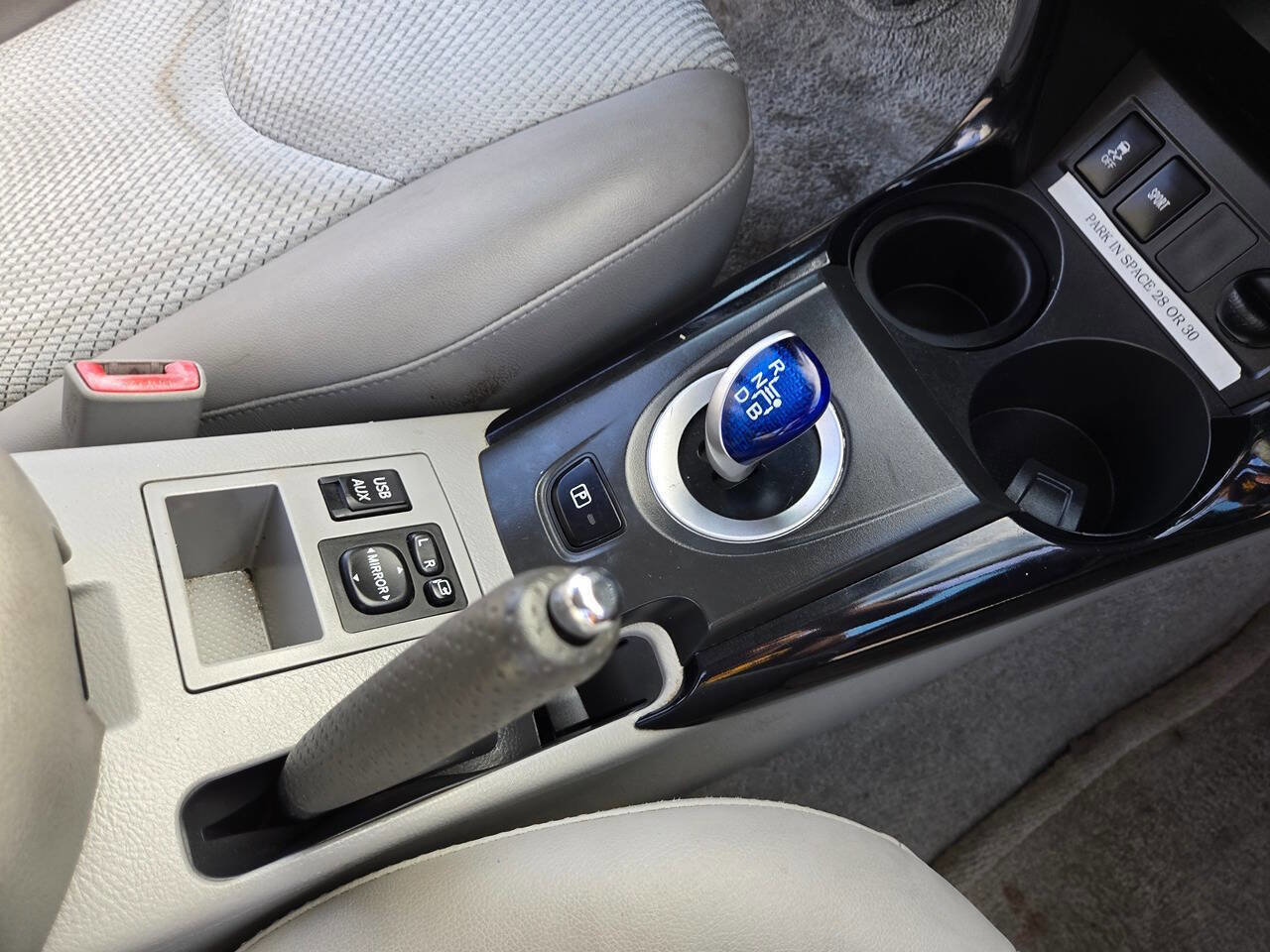 Used 2012 Toyota RAV4 EV image 35