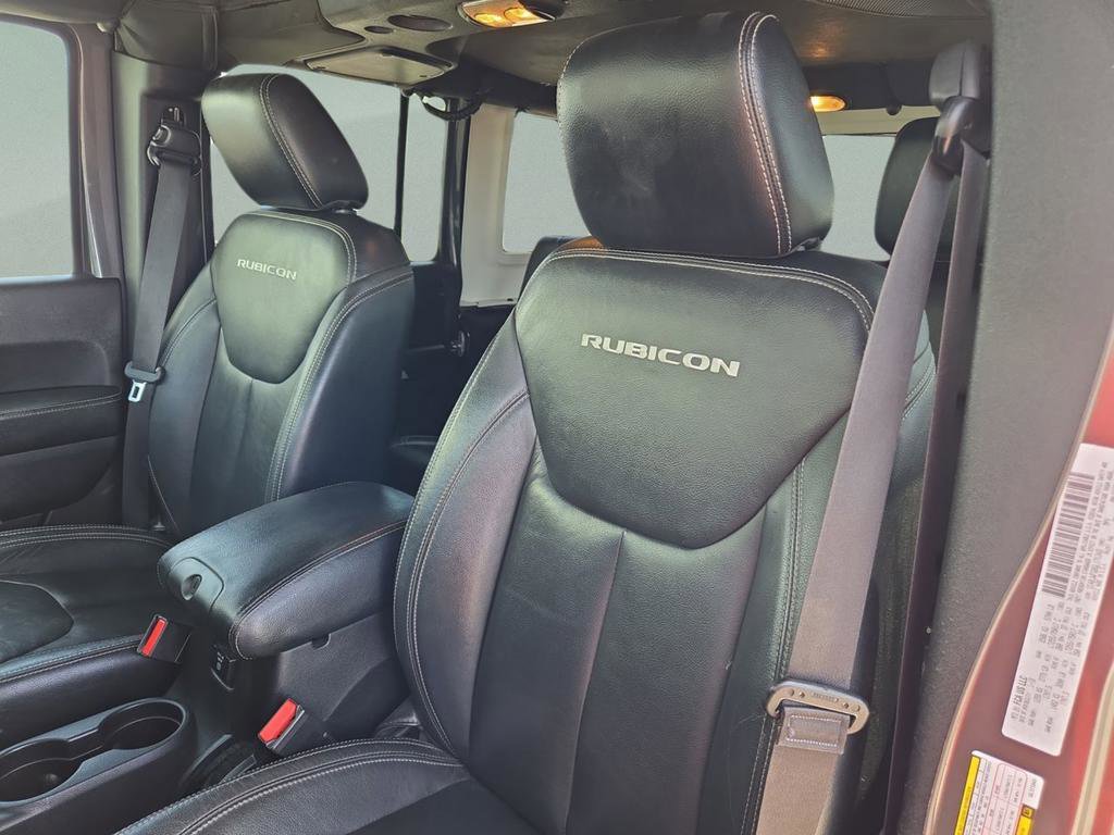 Used 2016 Jeep Wrangler Unlimited Rubicon image 32