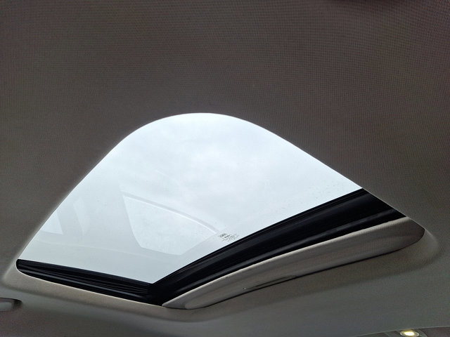 Used 2014 Ford Fusion SE w/ Equipment Group 201A image 14