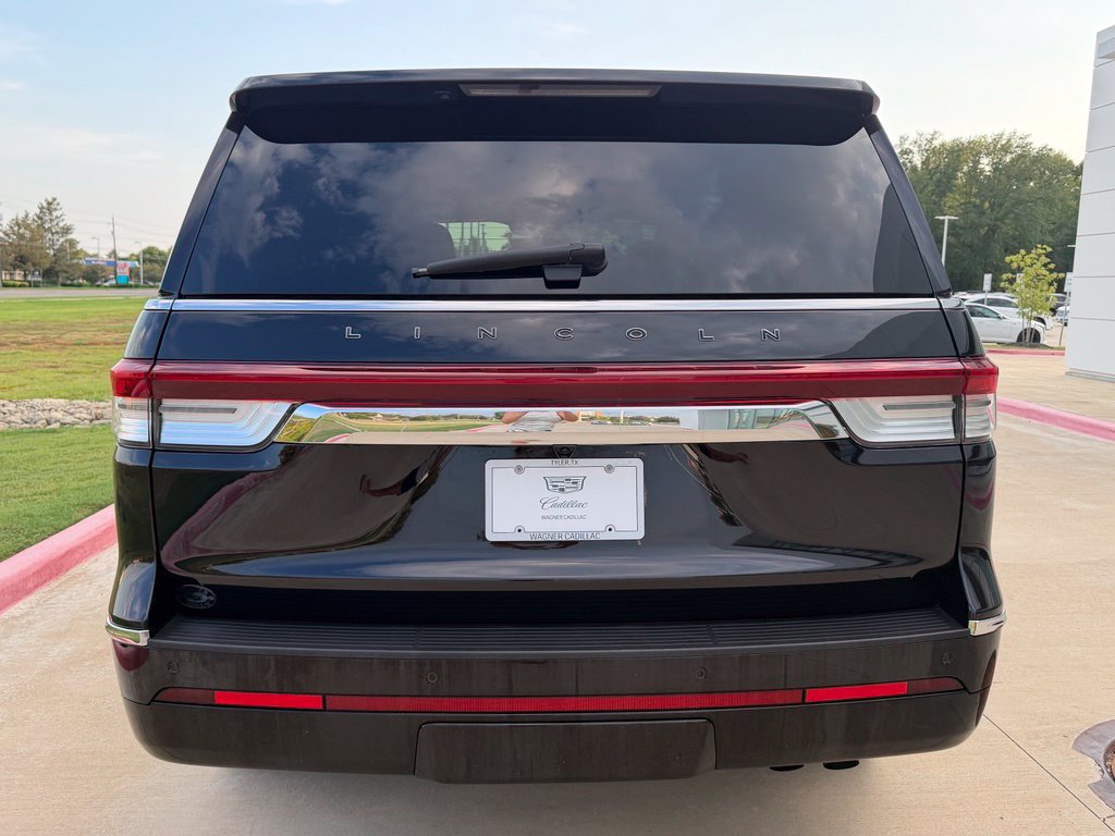 Used 2024 Lincoln Navigator Black Label AWD/4WD image 6