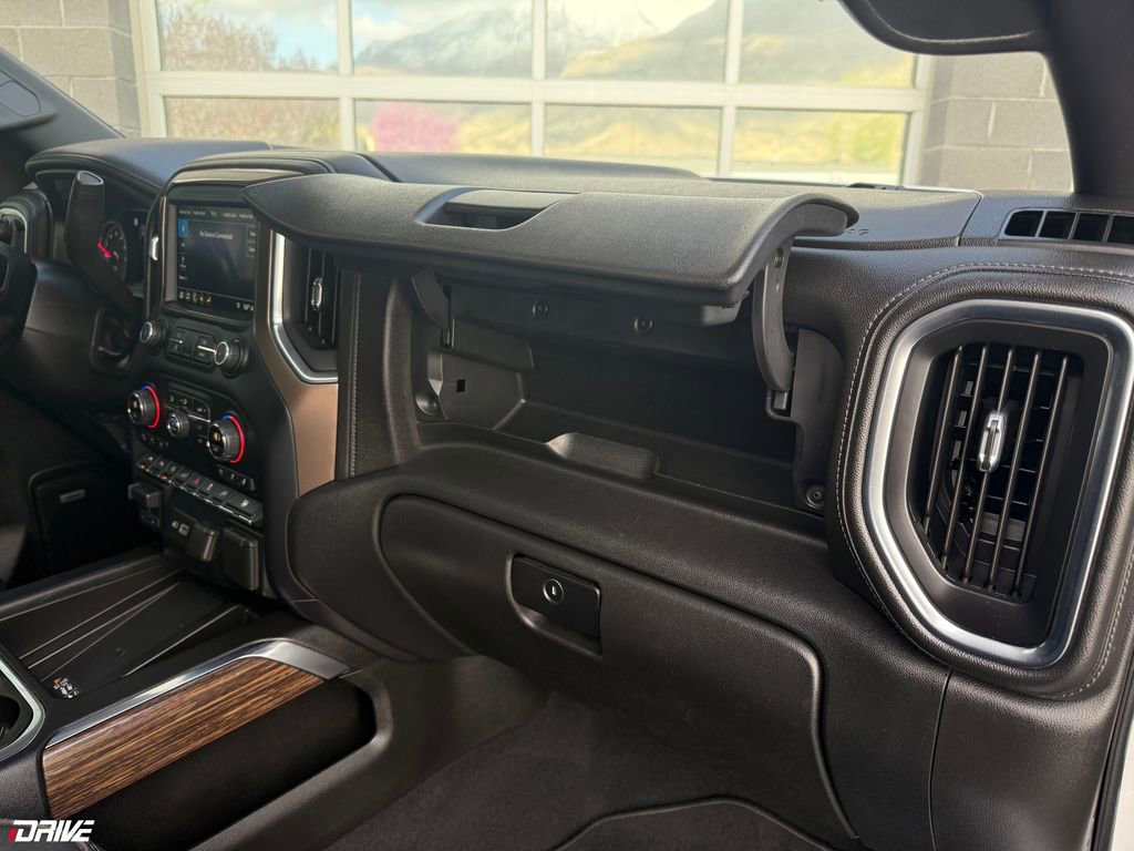 Used 2019 Chevrolet Silverado 1500 High Country w/ Technology Package image 24