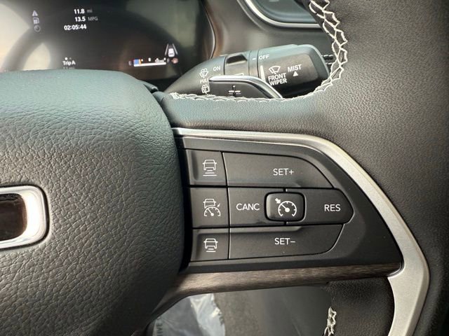 New 2025 Jeep Grand Cherokee Limited w/ Luxury Tech Group II image 17