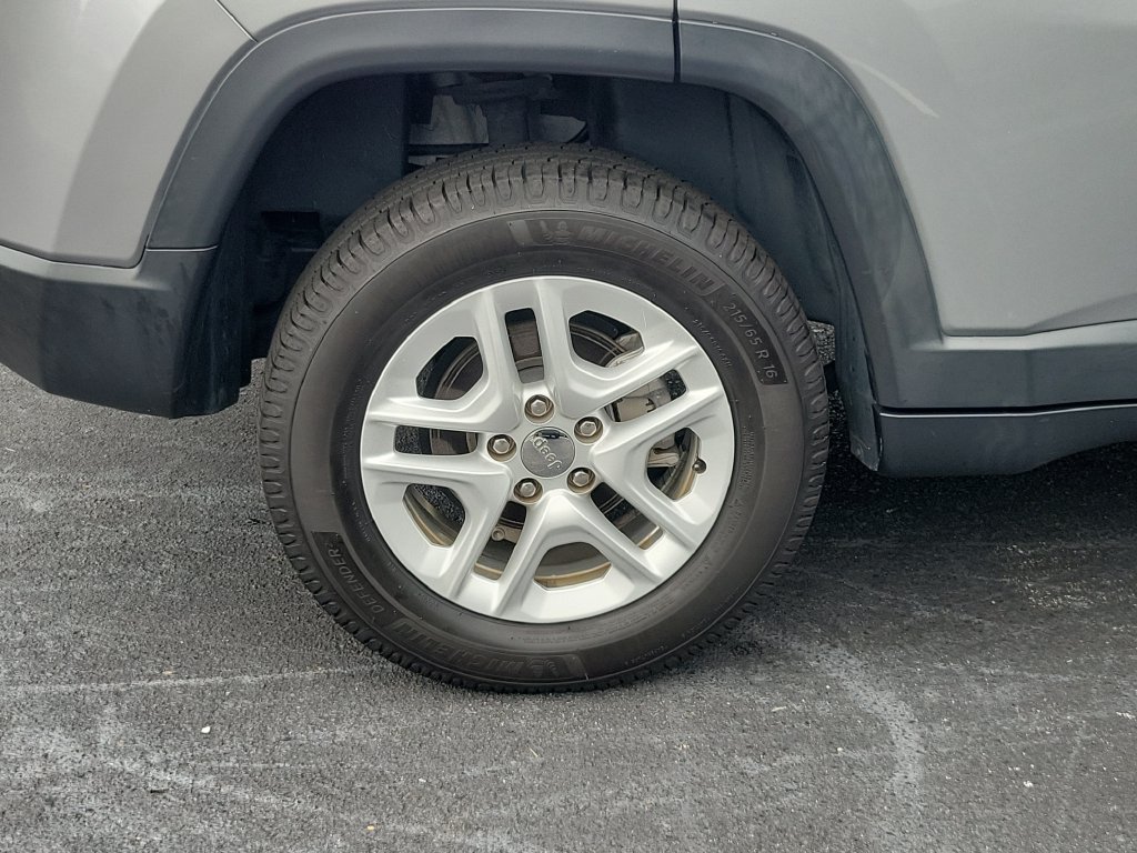 Used 2019 Jeep Compass Sport w/ Cold Weather Group AWD/4WD image 7