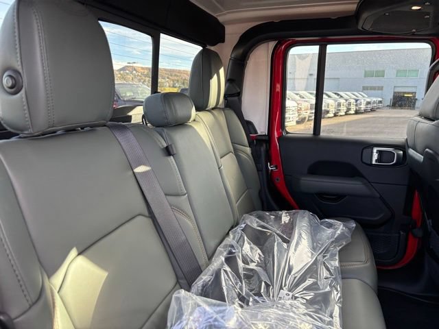 New 2026 Jeep Gladiator Mojave w/ Technology Group AWD/4WD image 24