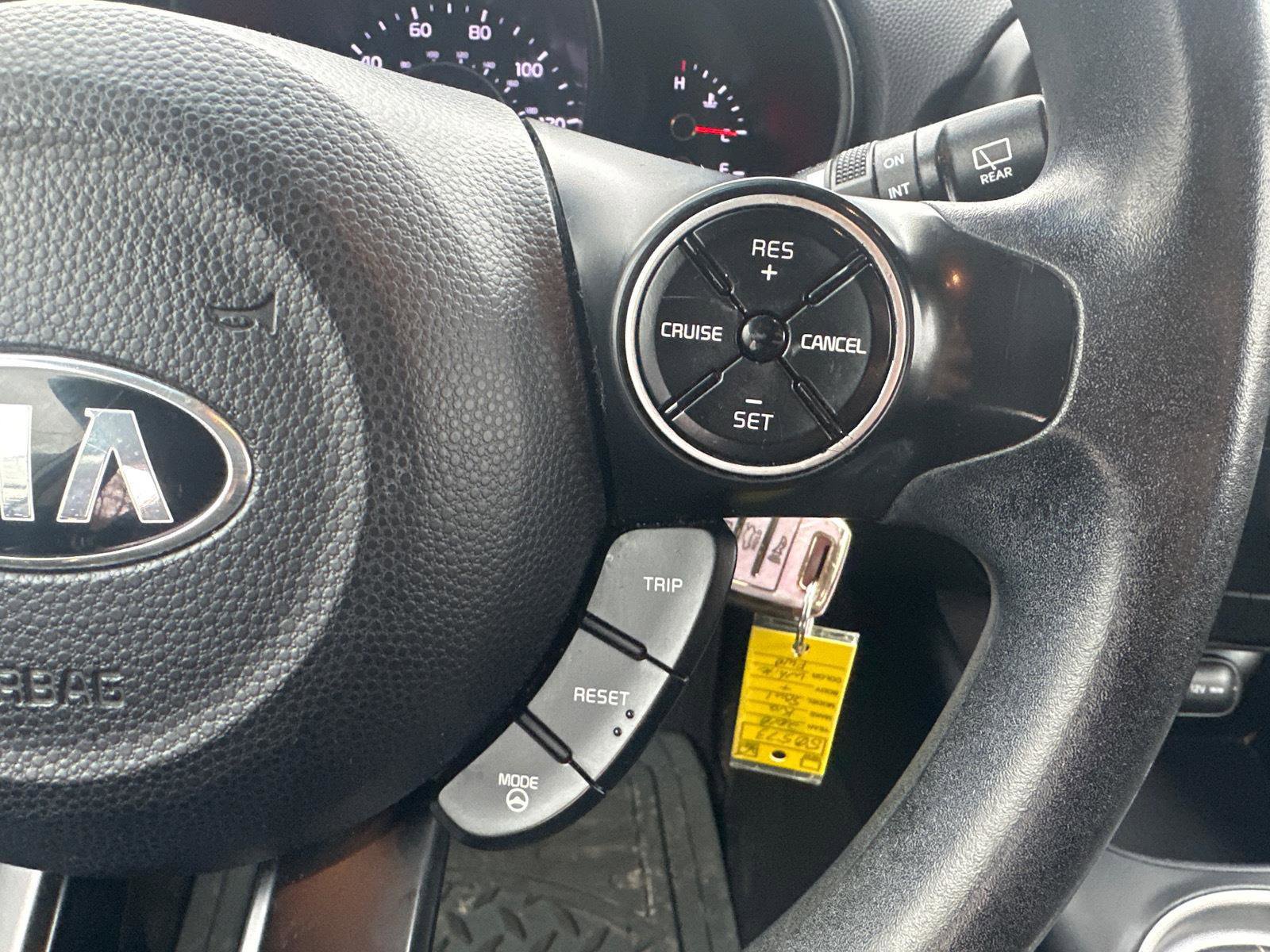 Used 2016 Kia Soul + image 17