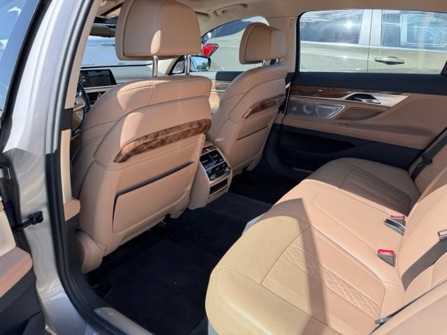 Used 2018 BMW 750i RWD image 25