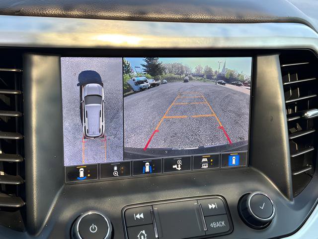 Used 2021 GMC Acadia SLT w/ Technology Package AWD/4WD image 9