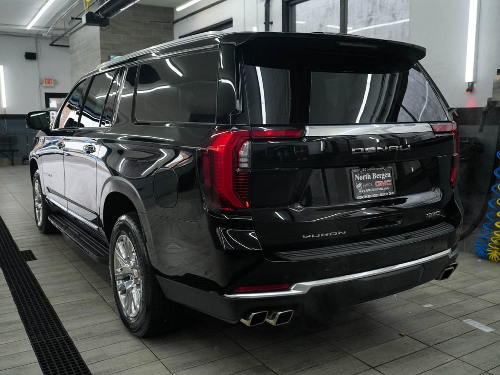 Used 2025 GMC Yukon XL Denali AWD/4WD image 6