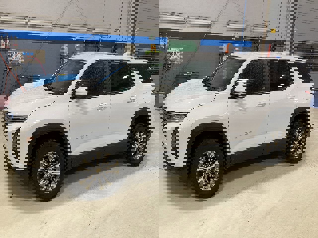 Used 2025 Chevrolet Equinox LT image 4