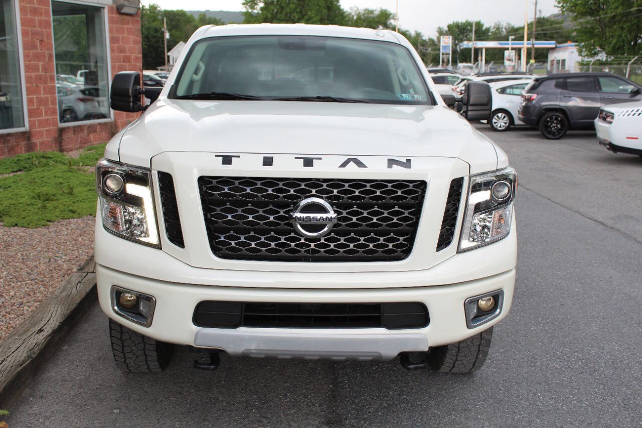 Used 2019 Nissan Titan PRO-4X image 4