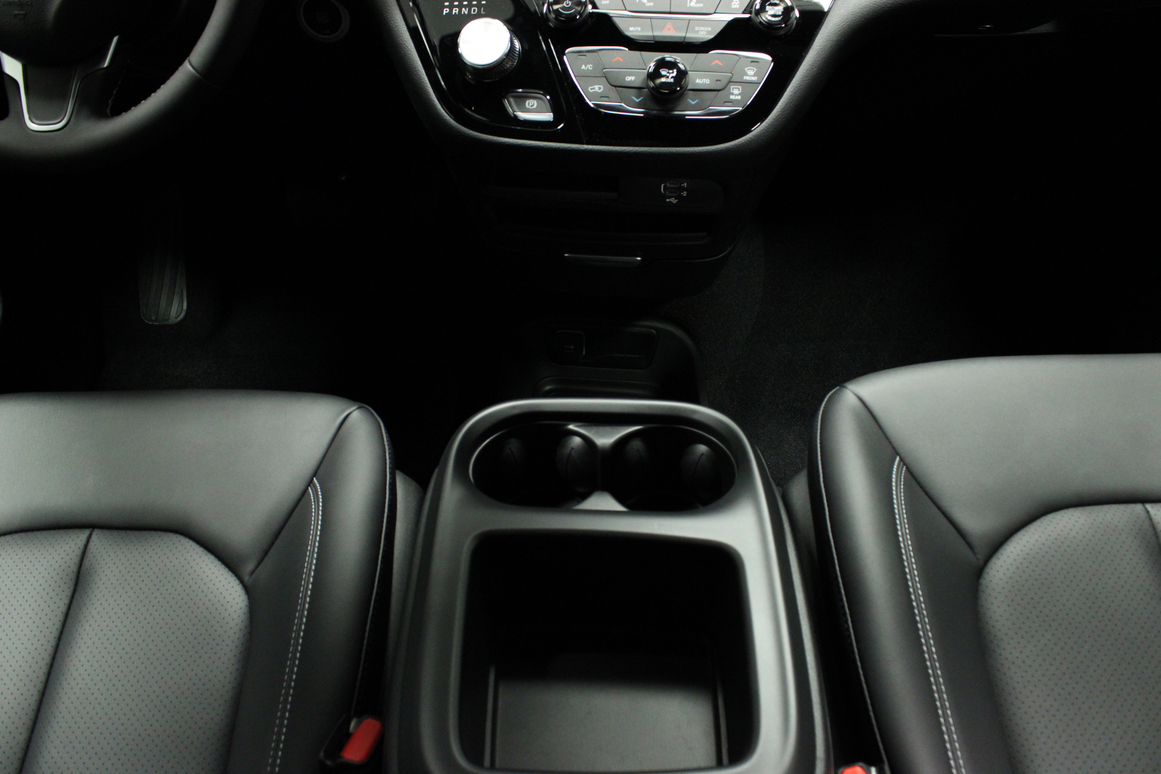 New 2026 Chrysler Pacifica Select AWD/4WD image 21