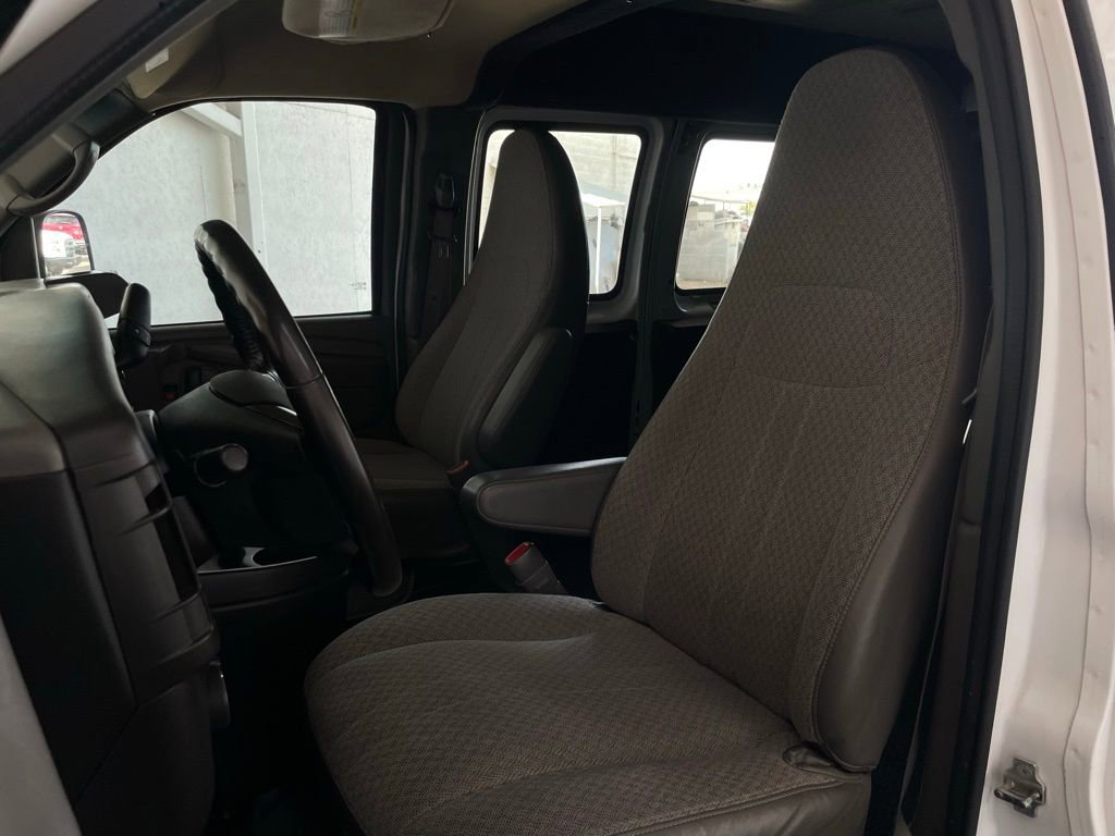 Used 2014 GMC Savana 3500 Extended image 12