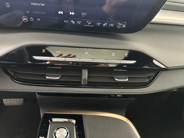 Used 2025 Buick Enclave Avenir w/ Trailering Package, 5000 lbs. image 24