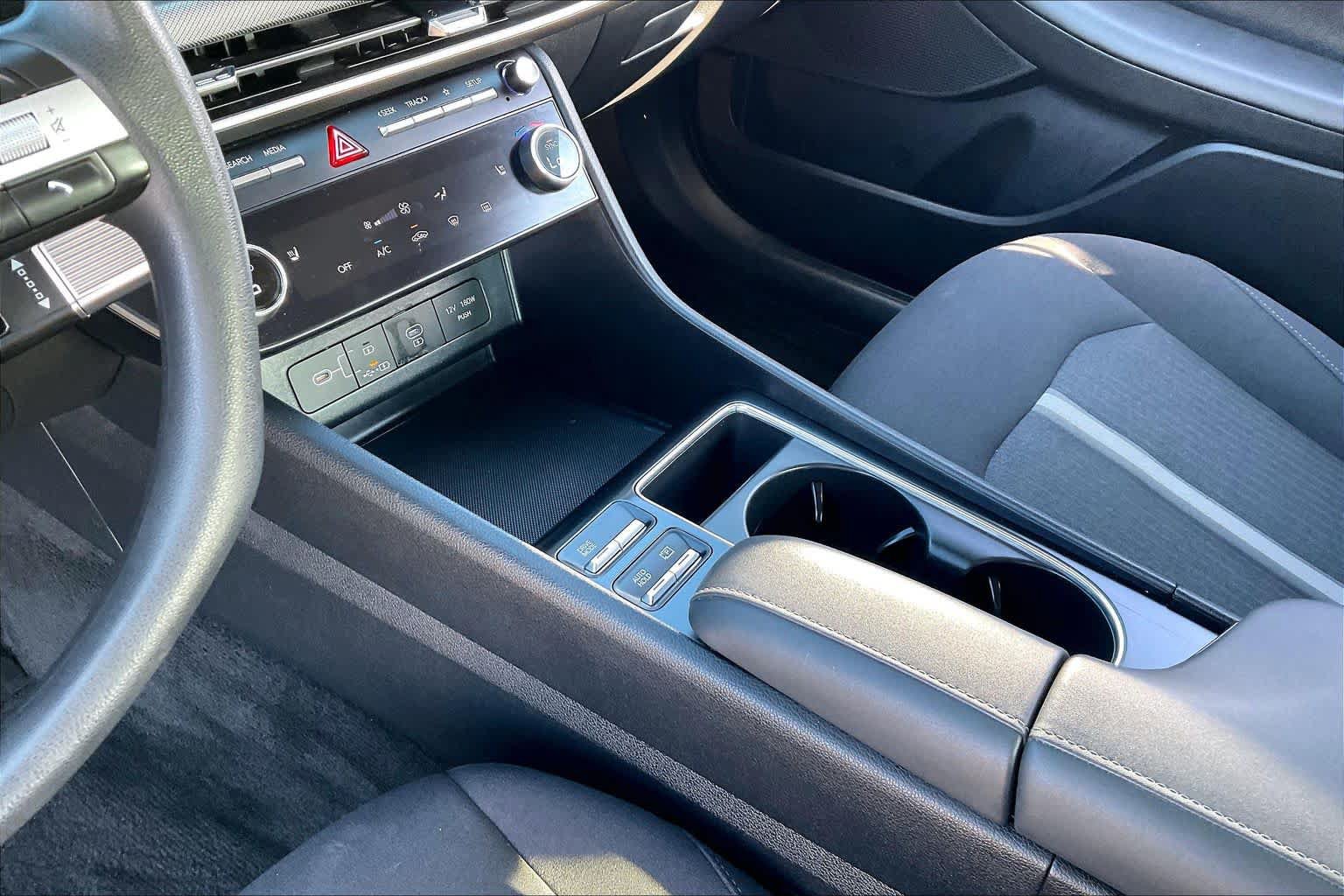 Used 2025 Hyundai Sonata SEL FWD image 15