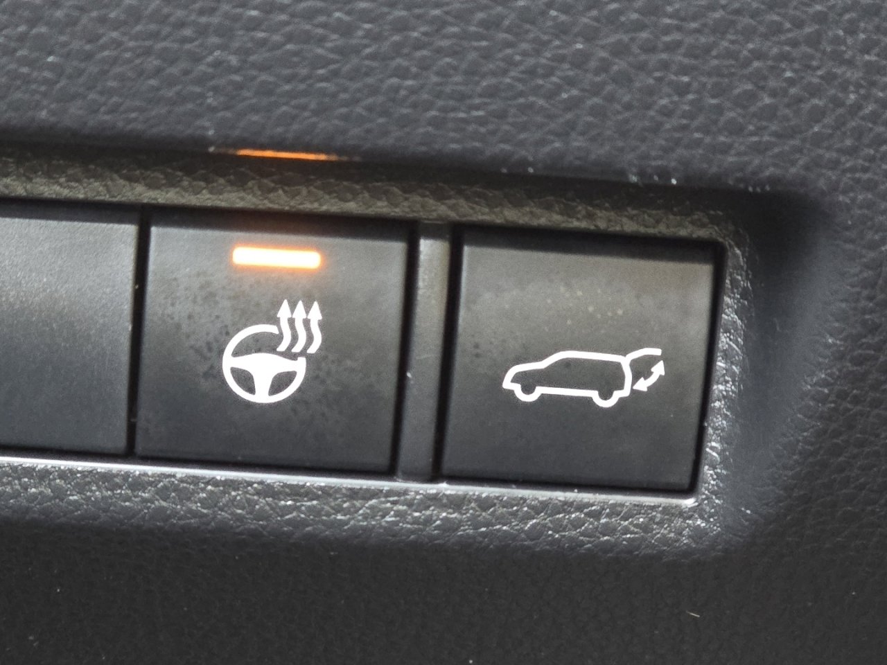 Used 2022 Toyota RAV4 XSE image 8