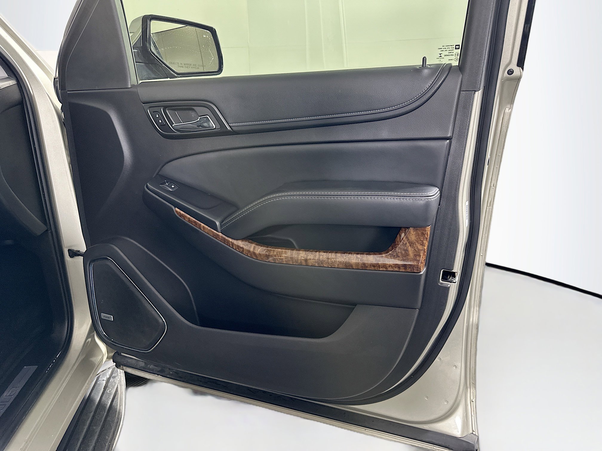 Used 2016 Chevrolet Suburban LTZ AWD/4WD image 34